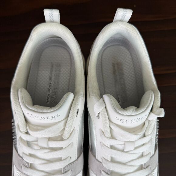 Size 10 - Skechers Women's Runway Posh Gal Super Lightweight Retro Sneaker - Picture 4 of 12